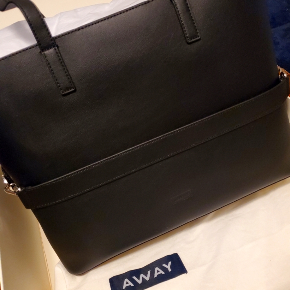 Away Tote NWT